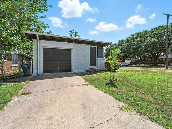 2501  New York Avenue , Fort Worth Texas 76104