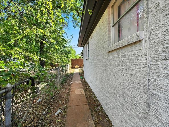 2501  New York Avenue , Fort Worth Texas 76104