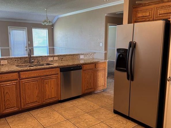 1510  Loveland Drive , Arlington Texas 76018