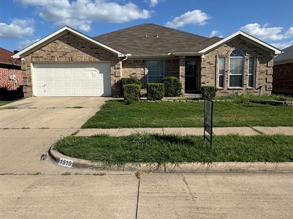 1510  Loveland Drive , Arlington Texas 76018