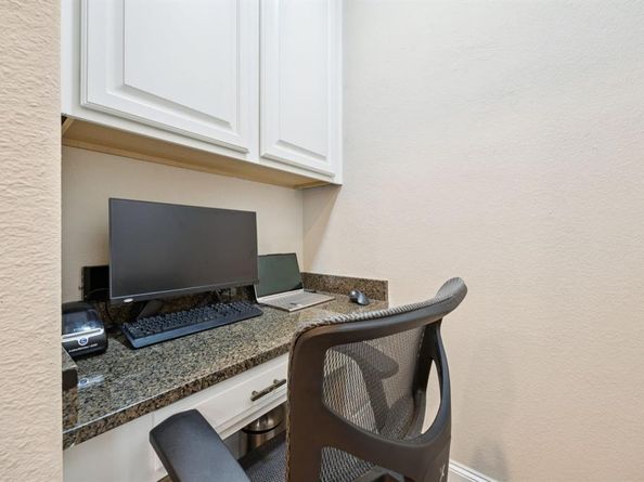 639  Senda  , Irving Texas 75039