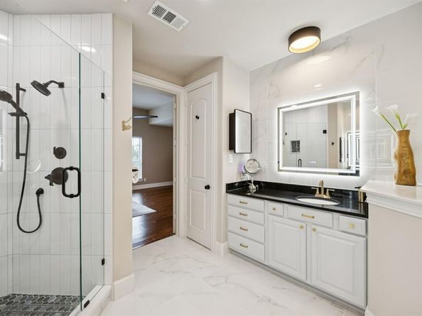 639  Senda  , Irving Texas 75039