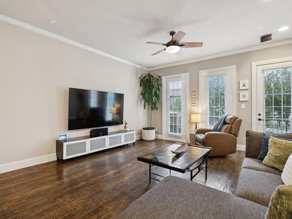 639  Senda  , Irving Texas 75039