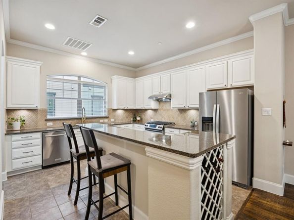 639  Senda  , Irving Texas 75039