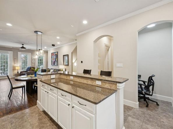 639  Senda  , Irving Texas 75039