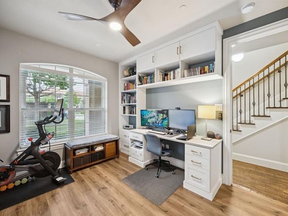 639  Senda  , Irving Texas 75039