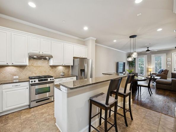 639  Senda  , Irving Texas 75039