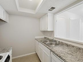 8005  Rothington Road  1117, Dallas Texas 75227