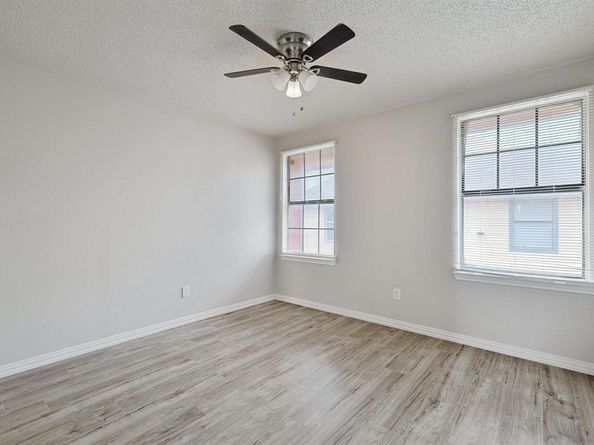 8005  Rothington Road  1117, Dallas Texas 75227