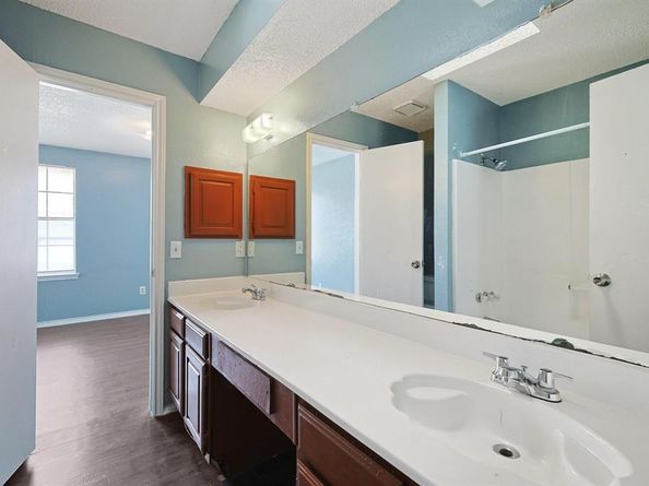 8005  Rothington Road  1117, Dallas Texas 75227