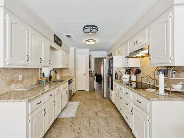 1406  Richards Circle , DeSoto Texas 75115