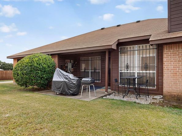 500  Glenwood Drive , Lancaster Texas 75146