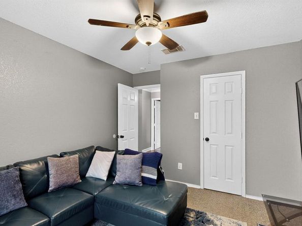 500  Glenwood Drive , Lancaster Texas 75146