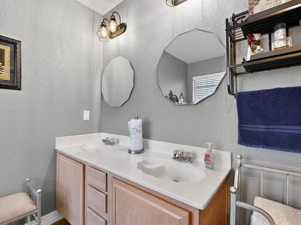 500  Glenwood Drive , Lancaster Texas 75146