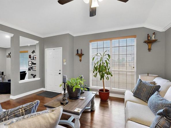 500  Glenwood Drive , Lancaster Texas 75146