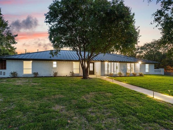 4210  Creekdale Drive , Dallas Texas 75229