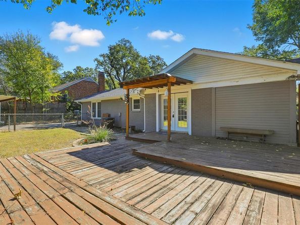 2217  Yucca Avenue , Fort Worth Texas 76111