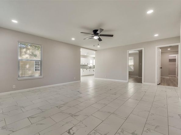 2815  Seevers Avenue , Dallas Texas 75216