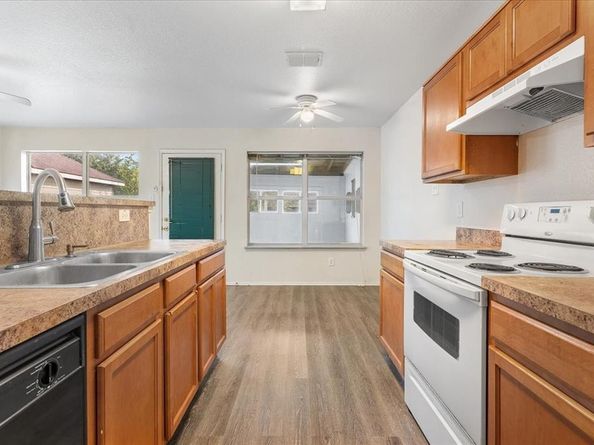 10605  Many Oaks Drive , Fort Worth Texas 76140