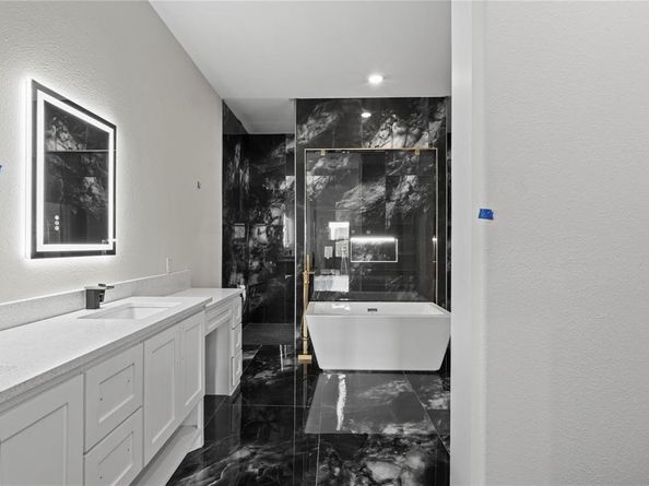 1531 E Waco Avenue , Dallas Texas 75216