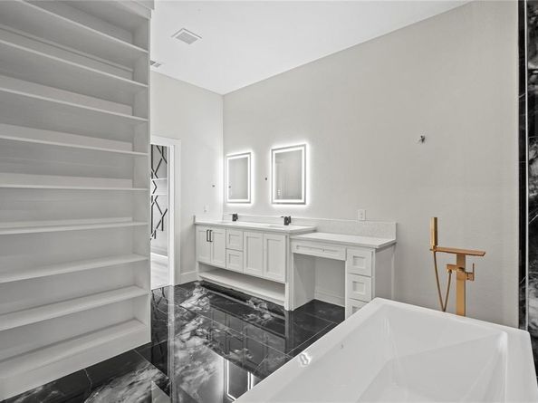 1531 E Waco Avenue , Dallas Texas 75216