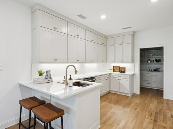 4331  Laren Lane , Dallas Texas 75244