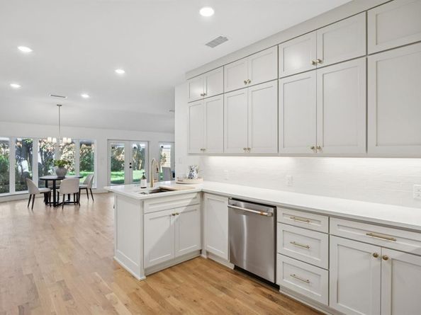 4331  Laren Lane , Dallas Texas 75244