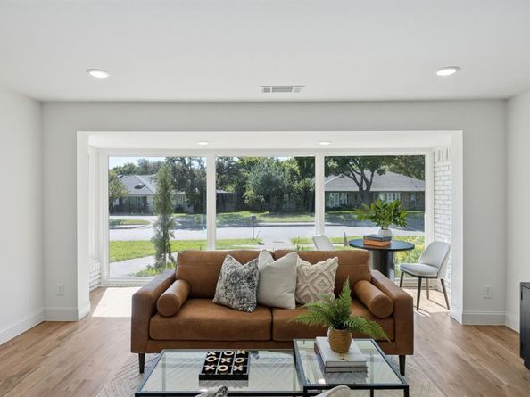 4331  Laren Lane , Dallas Texas 75244
