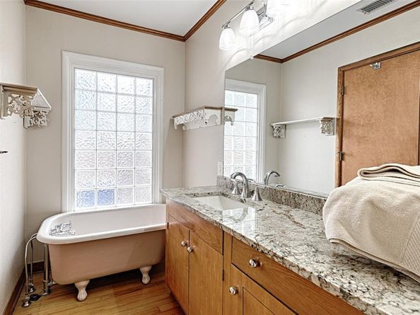 204 S 12th Street , Garland Texas 75040