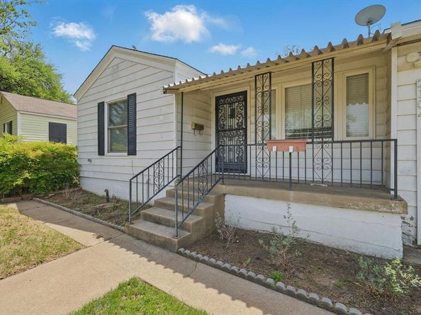 2104 W Lotus Avenue , Fort Worth Texas 76111