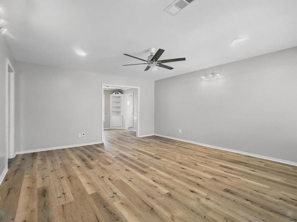 2104 W Lotus Avenue , Fort Worth Texas 76111