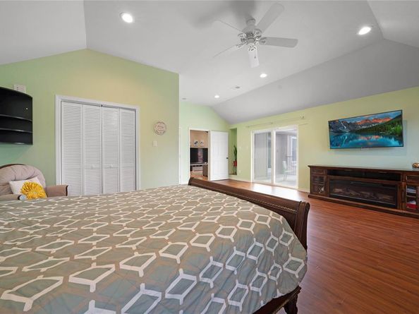 1109  Holly Drive , Carrollton Texas 75010