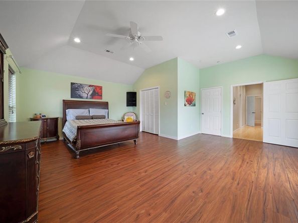 1109  Holly Drive , Carrollton Texas 75010