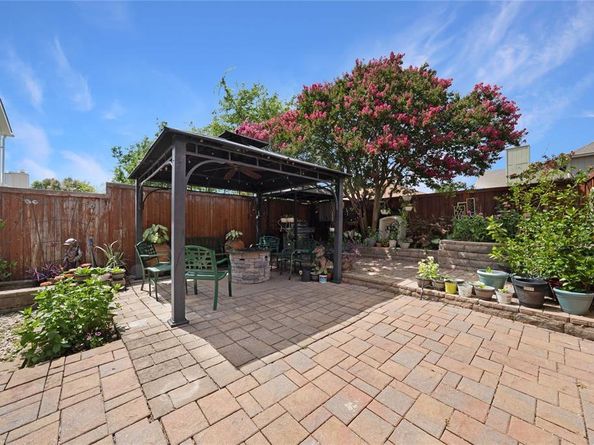 1109  Holly Drive , Carrollton Texas 75010