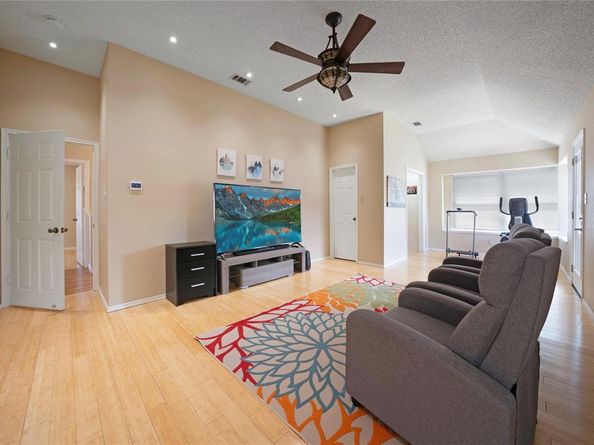 1109  Holly Drive , Carrollton Texas 75010