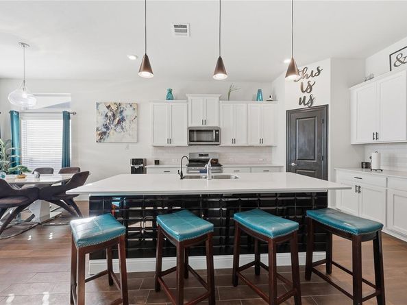 11024  Gold Pan Trail , Aubrey Texas 76227