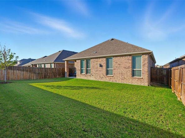 11024  Gold Pan Trail , Aubrey Texas 76227