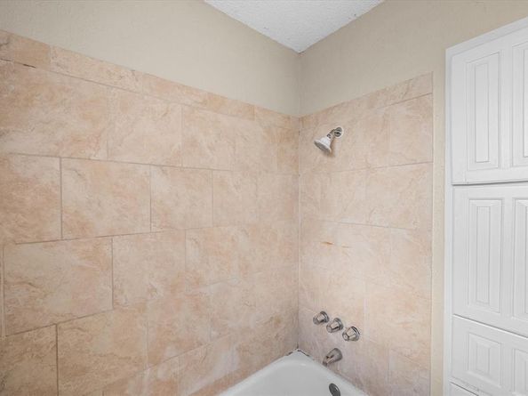 906  Lemontree Court , Arlington Texas 76017