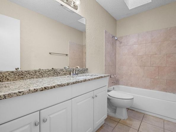 906  Lemontree Court , Arlington Texas 76017