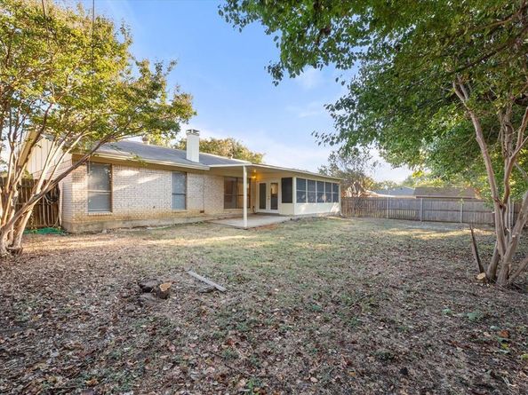 906  Lemontree Court , Arlington Texas 76017