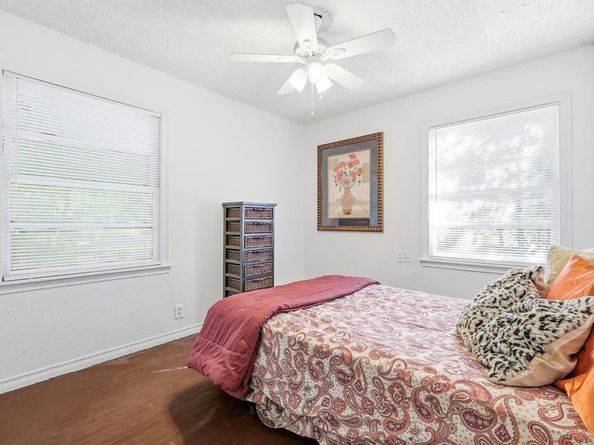 402 E Linda Drive , Garland Texas 75041