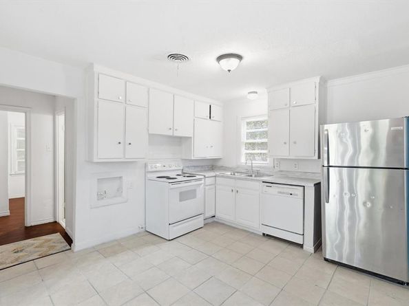 402 E Linda Drive , Garland Texas 75041