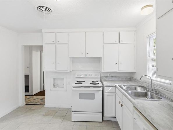 402 E Linda Drive , Garland Texas 75041