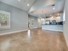 1621  Kyle Avenue , Dallas Texas 75208