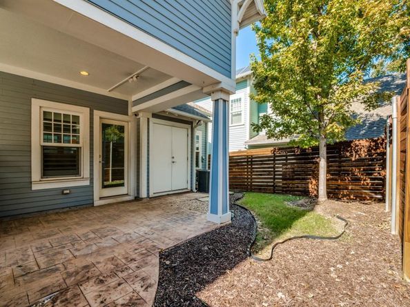 1621  Kyle Avenue , Dallas Texas 75208