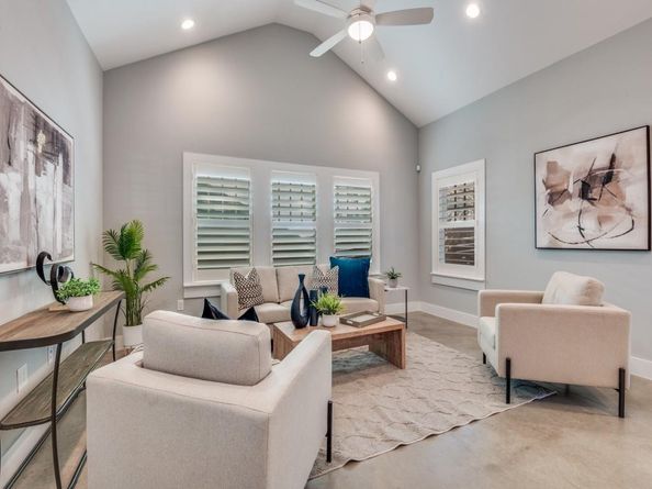 1621  Kyle Avenue , Dallas Texas 75208