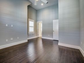 1621  Kyle Avenue , Dallas Texas 75208