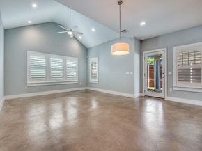 1621  Kyle Avenue , Dallas Texas 75208