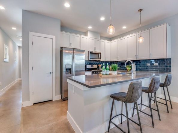 1621  Kyle Avenue , Dallas Texas 75208