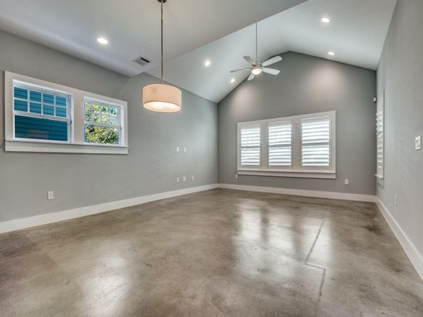 1621  Kyle Avenue , Dallas Texas 75208